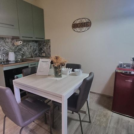 Appartamento Margherita Crespina Bagian luar foto